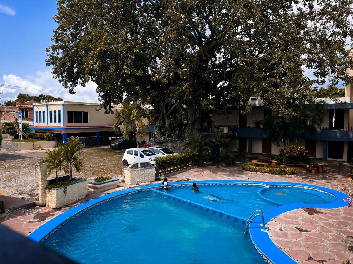 Hotel Gina Tecoman Exterior photo